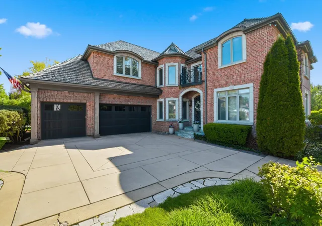 Photo 4 of Single family home for sale at 809 Edgemont Ln, Park Ridge, IL 60068 | MLS# 12756334 | Listing updated on 2026-09-16