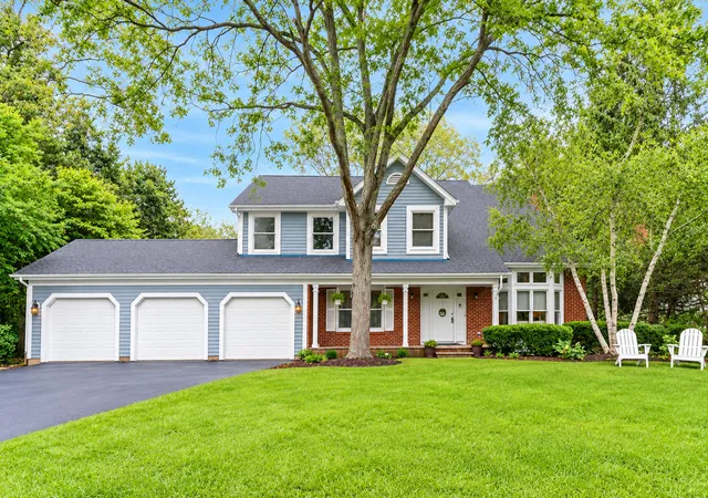 Single family home for sale at 2140 Kenton Ln, Green Oaks, IL 60048 | MLS# 12756338