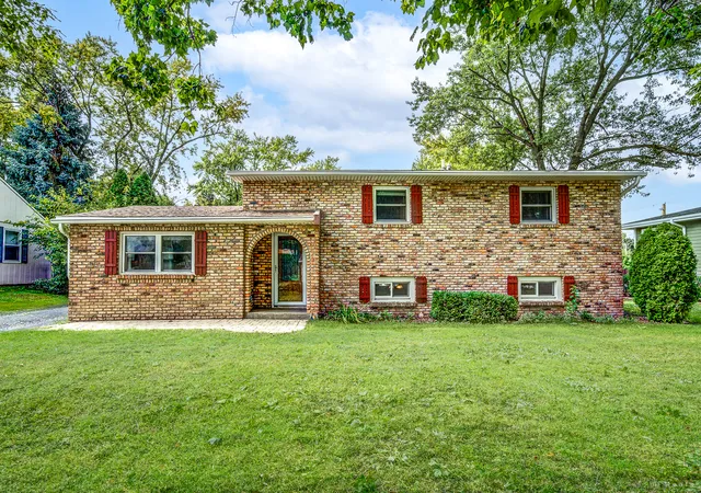 Photo 1 of Single family home for sale at 408 N Locust St, Frankfort, IL 60423 | MLS# 12756347 | Listing updated on 2026-09-29
