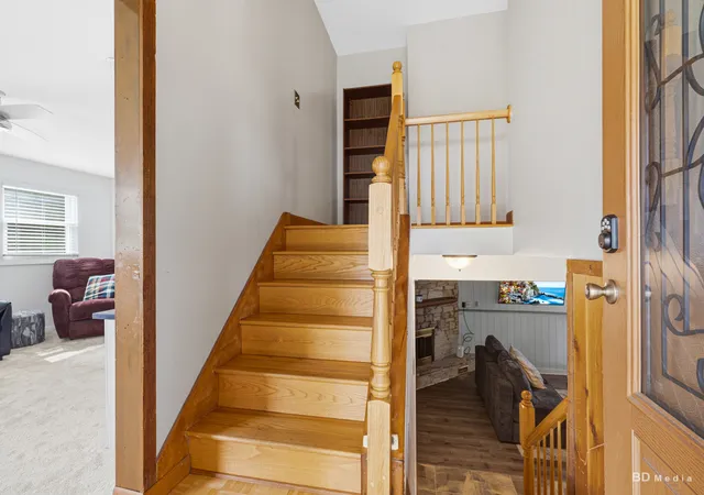 Photo 3 of Single family home for sale at 408 N Locust St, Frankfort, IL 60423 | MLS# 12756347 | Listing updated on 2026-09-29