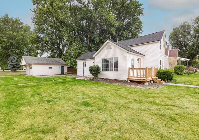 Photo 2 of Single family home for sale at 209 S Jackson St, Gardner, IL 60424 | MLS# 12756351 | Listing updated on 2026-09-29