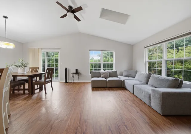 Photo 3 of Single family home for sale at 1379 Cary Rd, Algonquin, IL 60102 | MLS# 12756357 | Listing updated on 2026-09-12