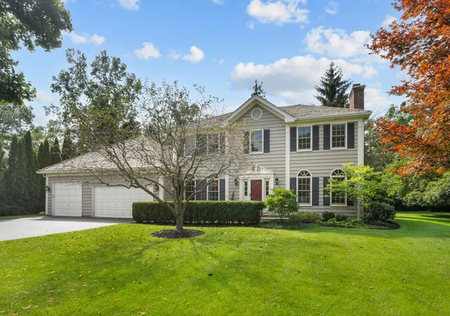 Photo 1 of Single family home for sale at 1000 Campbell Ct, Lake Bluff, IL 60044 | MLS# 12756361 | Listing updated on 2026-09-24