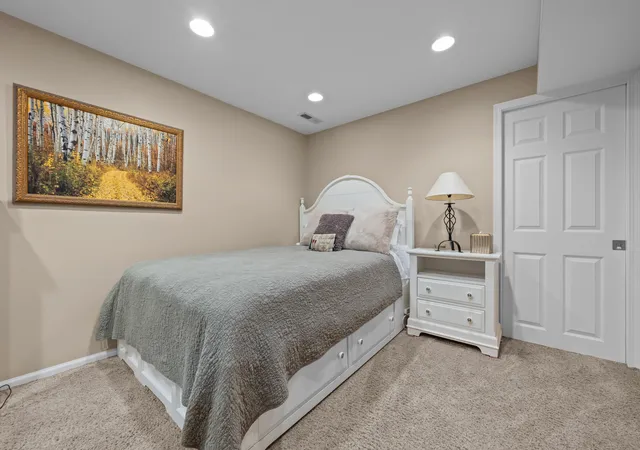 Photo 37 of Single family home for sale at 1000 Campbell Ct, Lake Bluff, IL 60044 | MLS# 12756361 | Listing updated on 2026-09-24