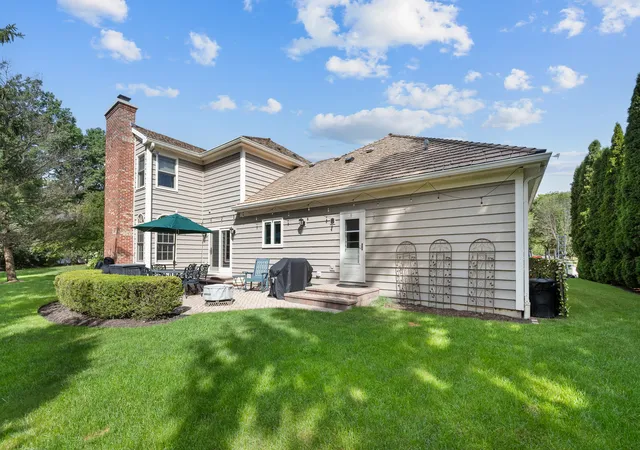 Photo 3 of Single family home for sale at 1000 Campbell Ct, Lake Bluff, IL 60044 | MLS# 12756361 | Listing updated on 2026-09-24