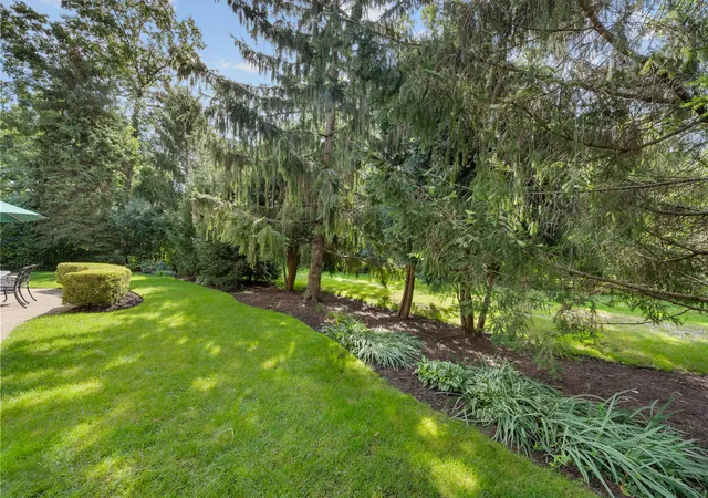 Photo 4 of Single family home for sale at 1000 Campbell Ct, Lake Bluff, IL 60044 | MLS# 12756361 | Listing updated on 2026-09-24