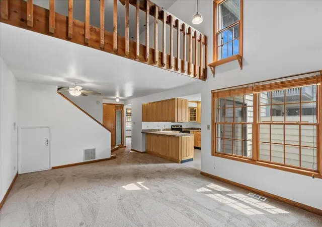 Photo 2 of Townhouse for sale at 722 Shepard Ct, Gurnee, IL 60031 | MLS# 12756374 | Listing updated on 2026-09-16