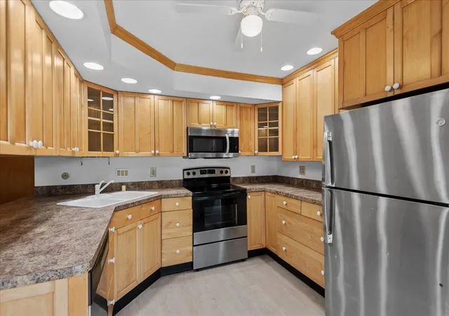 Photo 4 of Townhouse for sale at 722 Shepard Ct, Gurnee, IL 60031 | MLS# 12756374 | Listing updated on 2026-09-16