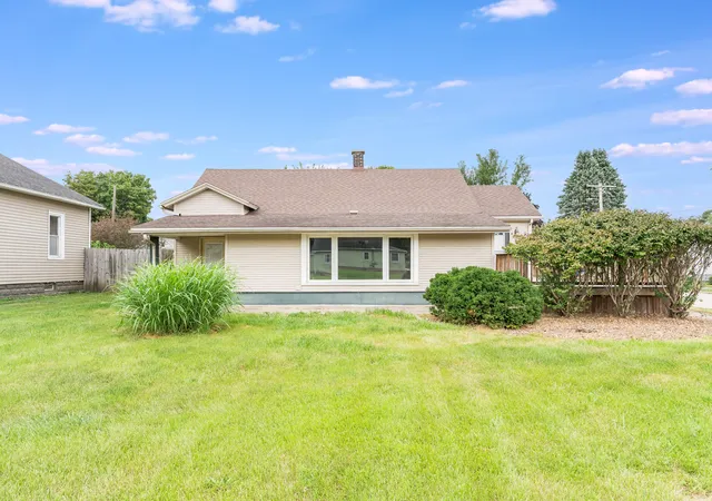 Photo 1 of Single family home for sale at 252 E 2nd Street, Oglesby, IL 61348 | MLS# 12756380 | Listing updated on 2026-10-03