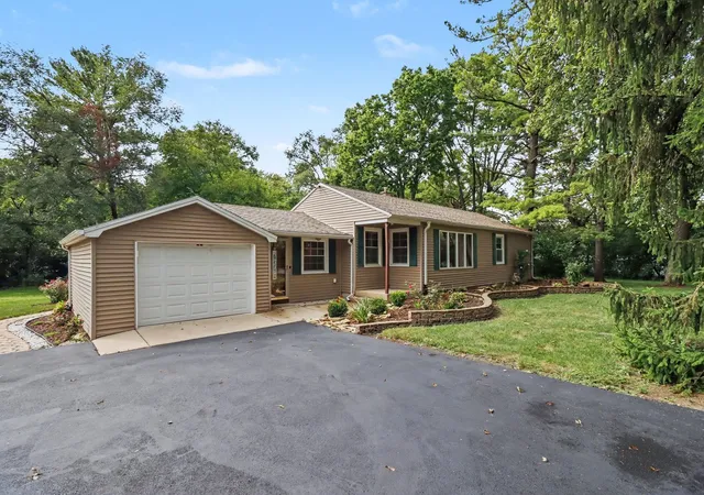 Photo 1 of Single family home for sale at 19942 Keystone Ave, Matteson, IL 60443 | MLS# 12756384 | Listing updated on 2026-09-24