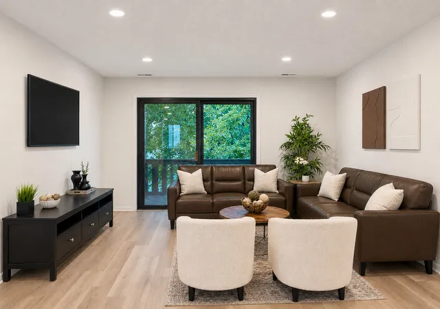 Listing Photo 4 - Condo for sale in building located at 11151 Cottonwood Dr, Palos Hills, IL 60465 - Unit #19C