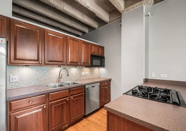 Photo 4 of Condo for sale at 811 S Lytle St #110, Chicago, IL 60607 | MLS# 12756396 | Listing updated on 2026-09-16