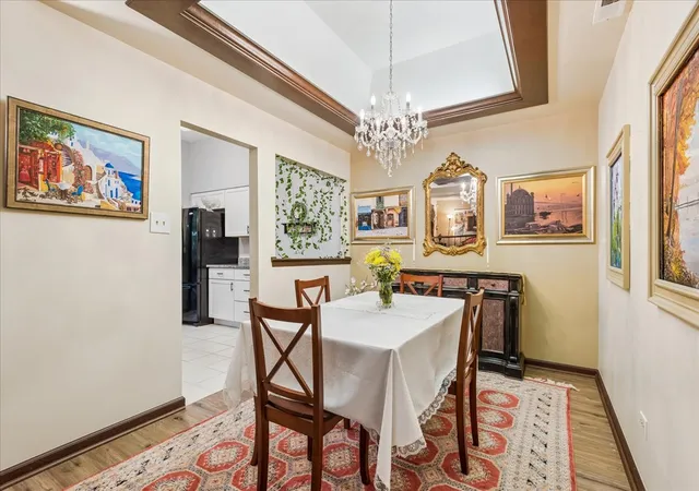 Listing Photo 4 - Condo for sale in building located at 5373 Newport Dr, Lisle, IL 60532 - Unit #2-4B