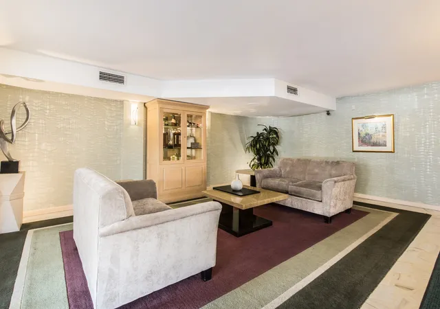 Listing Photo 4 - Condo for sale in building located at 4601 W Touhy Ave, Lincolnwood, IL 60712 - Unit #506