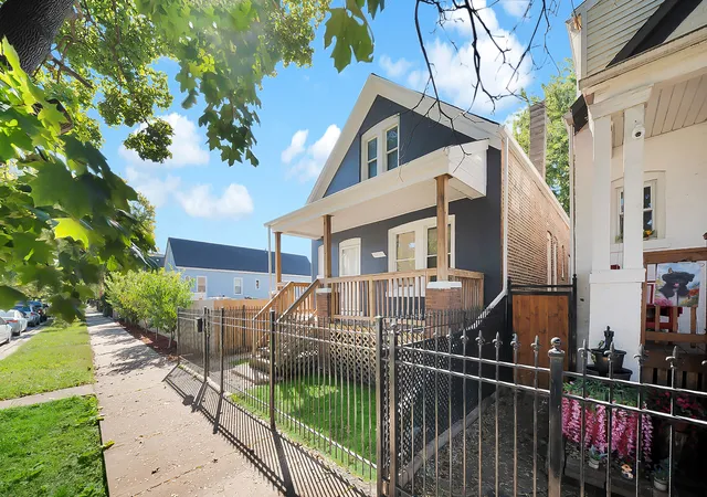 Photo 3 of Single family home for sale at 5338 S Justine St, Chicago, IL 60609 | MLS# 12756434 | Listing updated on 2026-10-09