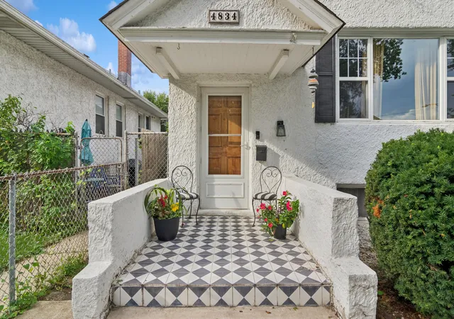 Photo 2 of Single family home for sale at 4834 W Cullom Ave, Chicago, IL 60641 | MLS# 12756436 | Listing updated on 2026-09-21