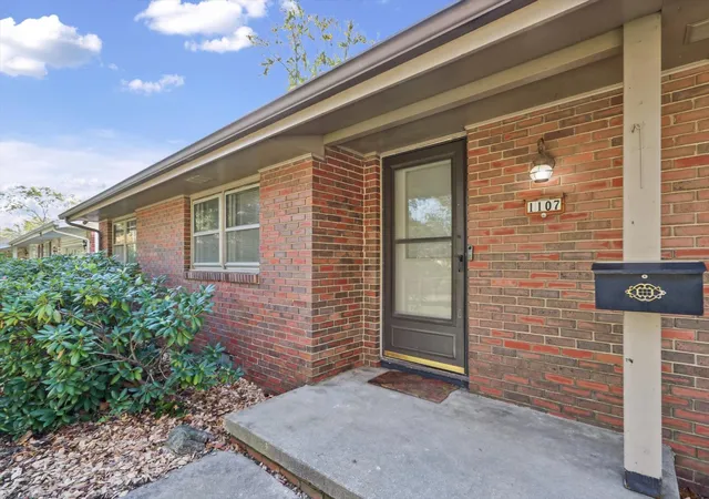 Photo 4 of Single family home for sale at 1107 Mitchem Dr, Urbana, IL 61801 | MLS# 12756445 | Listing updated on 2026-10-22