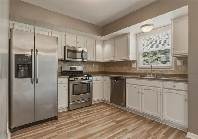 Photo 3 of Single family home for sale at 1267 Sunnymeade Dr, Rochelle, IL 61068 | MLS# 12756449 | Listing updated on 2026-09-29
