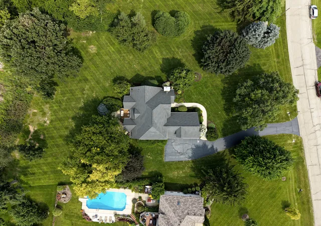 Photo 4 of Single family home for sale at 7306 Burning Tree Dr, Mc Henry, IL 60050 | MLS# 12756457 | Listing updated on 2026-09-27