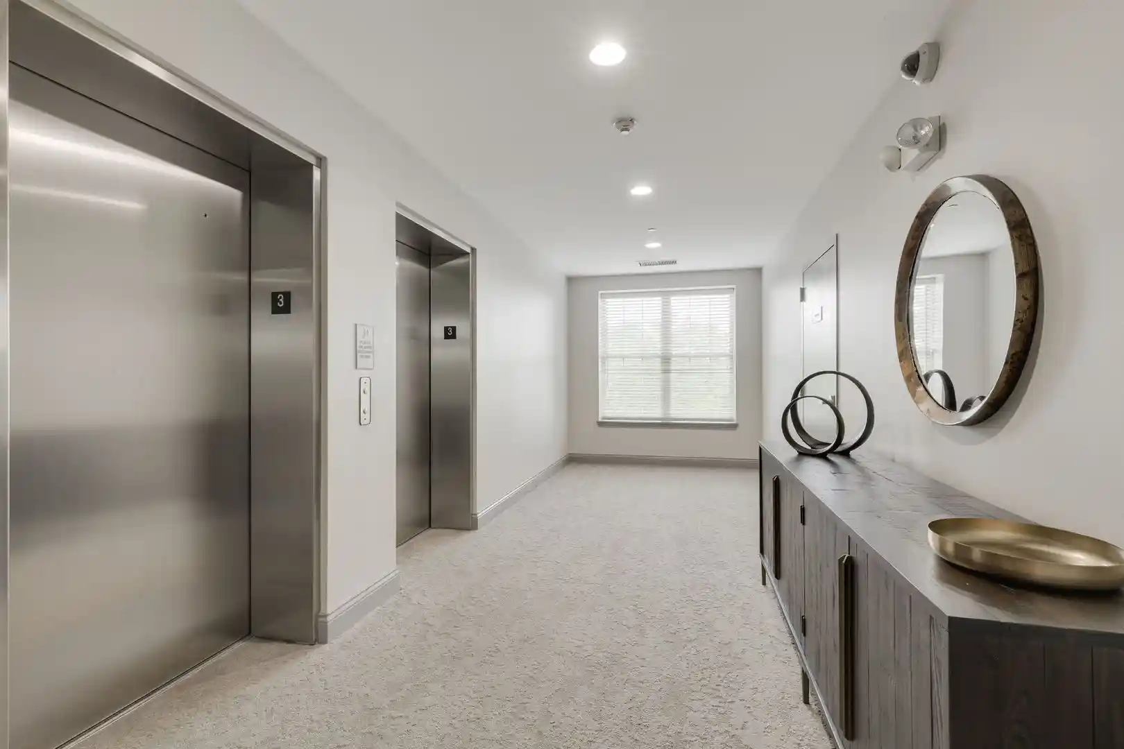 Listing Photo 2 - Condo for sale in 2700 Smt Dr located at 2700 Smt Dr, Glenview, IL 60025 - Unit #309