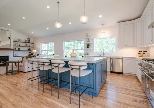 Photo 3 of Single family home for sale at 707 Brierhill Rd, Deerfield, IL 60015 | MLS# 12756481 | Listing updated on 2026-10-20