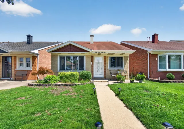 Photo 2 of Single family home for sale at 5941 S Parkside Ave, Chicago, IL 60638 | MLS# 12756482 | Listing updated on 2026-09-16