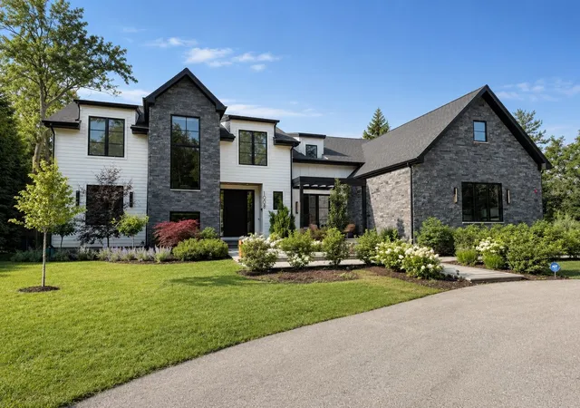Photo 1 of Single family home for sale at 1008 Bob O Link Rd, Highland Park, IL 60035 | MLS# 12756483 | Listing updated on 2026-10-04