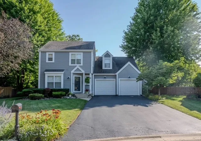 Single family home for sale at 4 Mainsail Ct, Third Lake, IL 60030 | MLS# 12756485