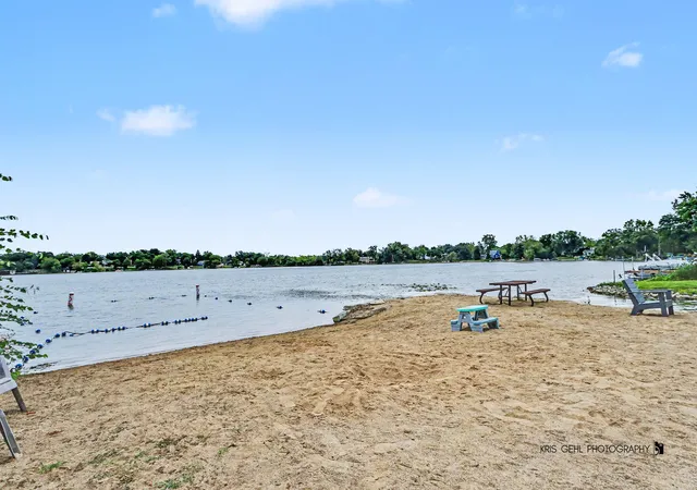 Photo 33 of Single family home for sale at 4 Mainsail Ct, Third Lake, IL 60030 | MLS# 12756485 | Listing updated on 2026-09-15