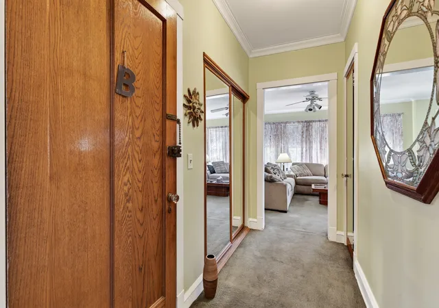Listing Photo 5 - Condo for sale in building located at 5200 W Byron St, Chicago, IL 60641