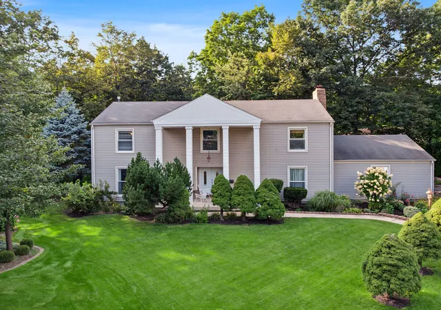 Photo 2 of Single family home for sale at 6 Dogwood Rd, Rolling Meadows, IL 60008 | MLS# 12756496 | Listing updated on 2026-09-18