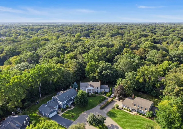 Photo 3 of Single family home for sale at 6 Dogwood Rd, Rolling Meadows, IL 60008 | MLS# 12756496 | Listing updated on 2026-09-18