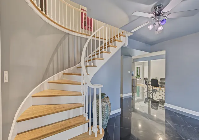 Photo 4 of Single family home for sale at 6 Dogwood Rd, Rolling Meadows, IL 60008 | MLS# 12756496 | Listing updated on 2026-09-18