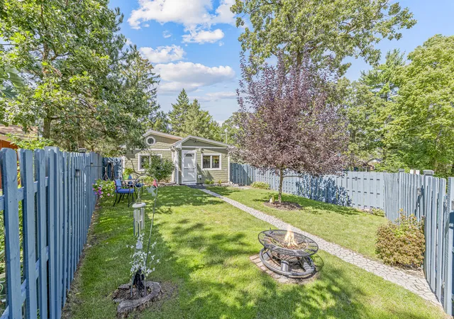 Photo 1 of Single family home for sale at 31 S Holly Ave, Fox Lake, IL 60020 | MLS# 12756501 | Listing updated on 2026-09-19