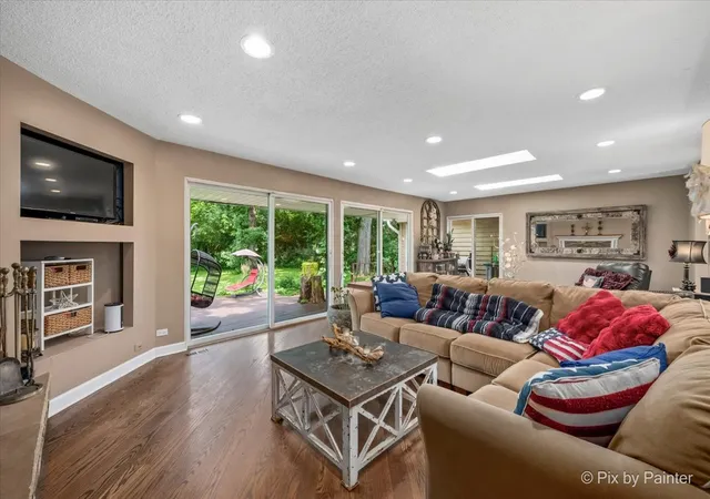 Photo 4 of Single family home for sale at 1s660 Winfield Rd, Wheaton, IL 60189 | MLS# 12756502 | Listing updated on 2026-10-12