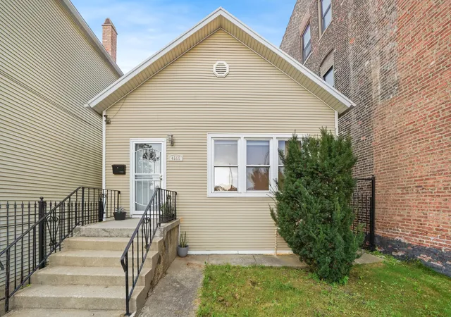 Photo 1 of Single family home for sale at 4555 S Halsted St, Chicago, IL 60609 | MLS# 12756507 | Listing updated on 2026-09-26