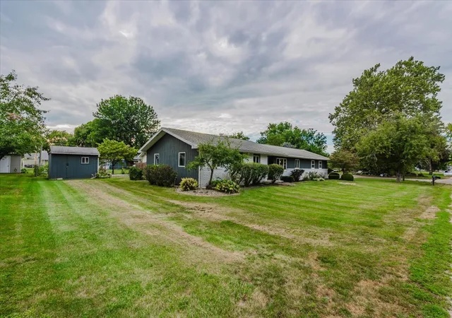 Photo 2 of Single family home for sale at 400 S Mary St, Atlanta, IL 61723 | MLS# 12756531 | Listing updated on 2026-09-12