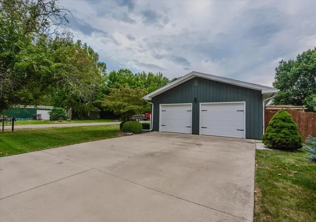 Photo 31 of Single family home for sale at 400 S Mary St, Atlanta, IL 61723 | MLS# 12756531 | Listing updated on 2026-09-12