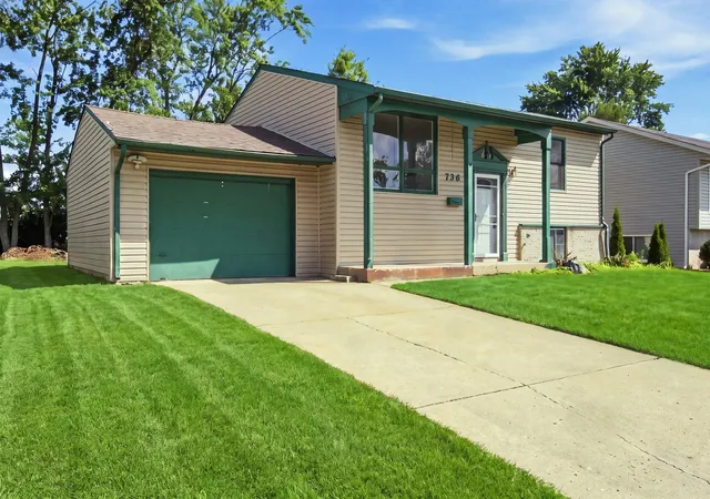 Photo 3 of Single family home for sale at 736 Dickens Ave, Glendale Heights, IL 60139 | MLS# 12756541 | Listing updated on 2026-09-16