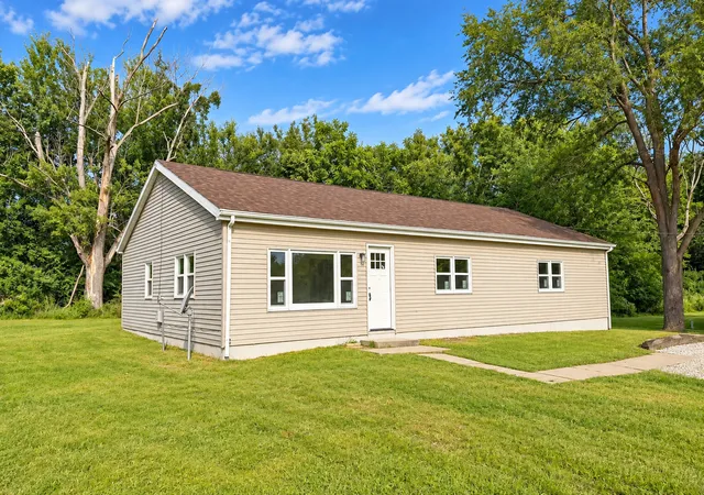 Photo 1 of Sale Pending at 1387 East 16th Rd, Streator, IL 61364 | MLS# 12756545 | Listing updated on 2026-09-28