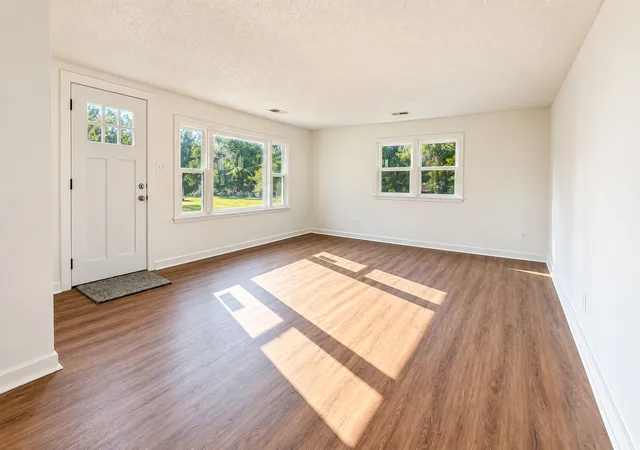 Photo 2 of Sale Pending at 1387 East 16th Rd, Streator, IL 61364 | MLS# 12756545 | Listing updated on 2026-09-28
