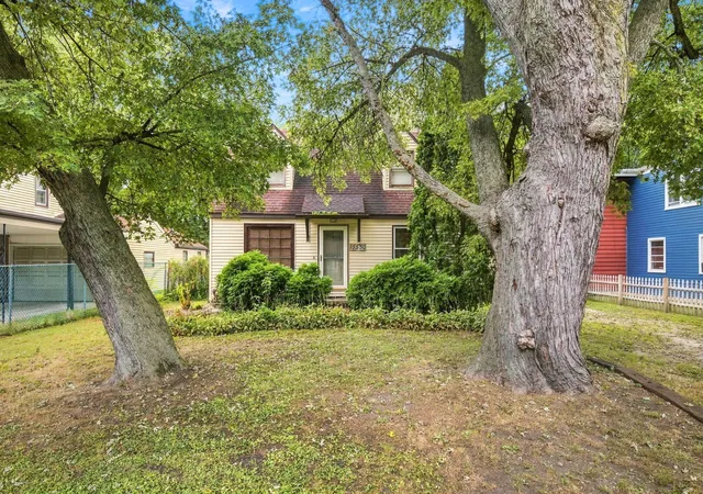 Photo 1 of Single family home for sale at 15550 Ridgeway Ave, Markham, IL 60428 | MLS# 12756547 | Listing updated on 2026-09-23