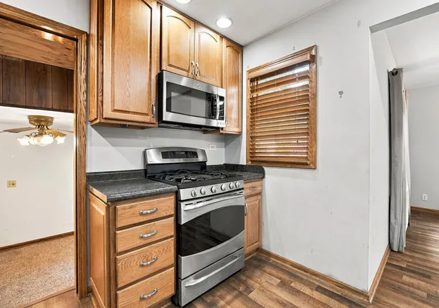 Photo 4 of Single family home for sale at 15550 Ridgeway Ave, Markham, IL 60428 | MLS# 12756547 | Listing updated on 2026-09-23