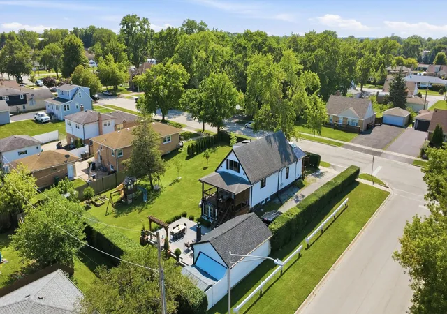 Photo 3 of Single family home for sale at 10801 Menard Ave, Chicago Ridge, IL 60415 | MLS# 12756549 | Listing updated on 2026-10-06