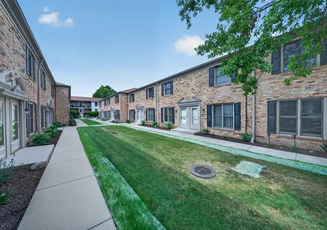 Photo 1 of Townhouse for sale at 1714 Sessions Walk, Hoffman Estates, IL 60169 | MLS# 12756558 | Listing updated on 2026-09-17