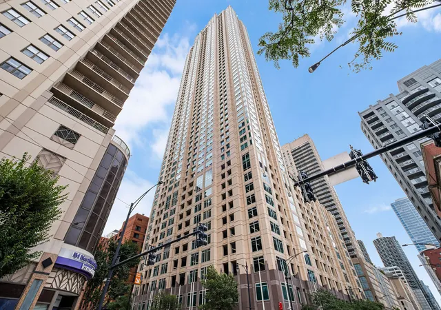 Condo for sale at 33 W Ontario St #42ES, Chicago, IL 60654 | MLS# 12756559
