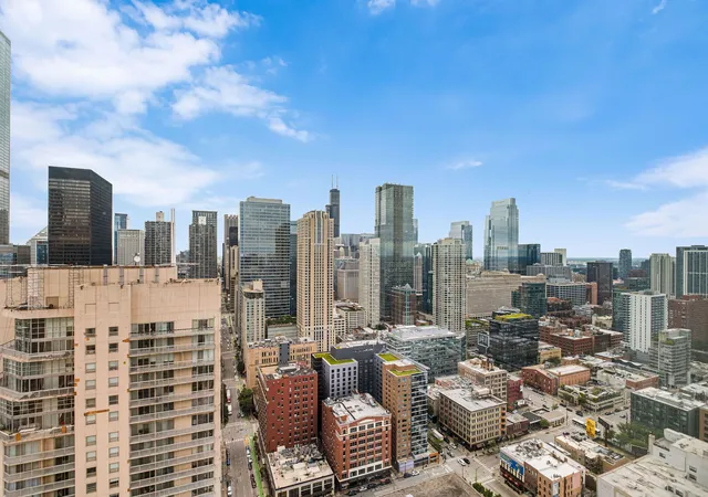 Listing Photo 2 - Condo for sale in building located at 33 W Ontario St, Chicago, IL 60654 - Unit #42ES
