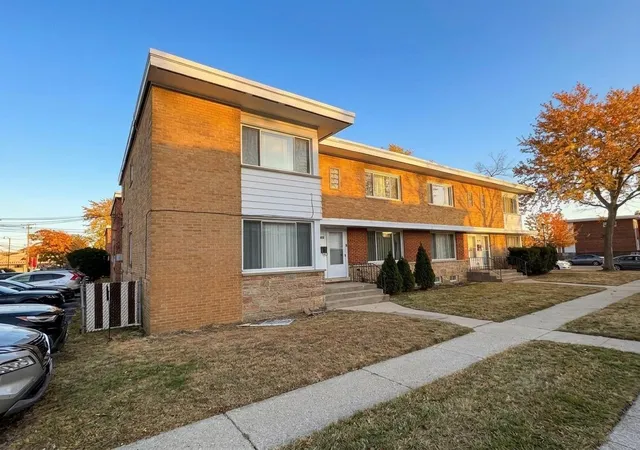 Photo 1 of Townhouse for sale at 4864 Carol St #D, Skokie, IL 60077 | MLS# 12756571 | Listing updated on 2026-09-30