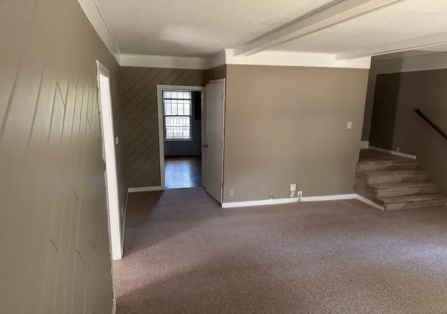 Photo 4 of Single family home for sale at 607 Leonard Ave, De Kalb, IL 60115 | MLS# 12756582 | Listing updated on 2026-10-29