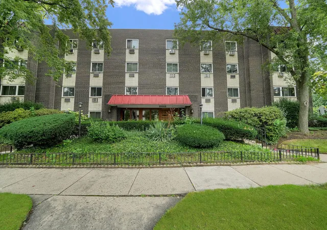 Photo 1 of Condo for sale at 10015 Beverly Dr #404, Skokie, IL 60076 | MLS# 12756583 | Listing updated on 2026-10-06